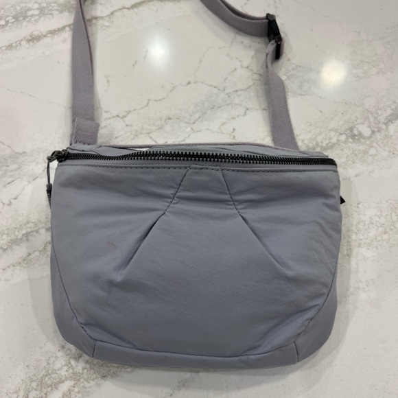 Athleta Stash Gray Belt Bag/Fanny Pack - Picture 2 of 10